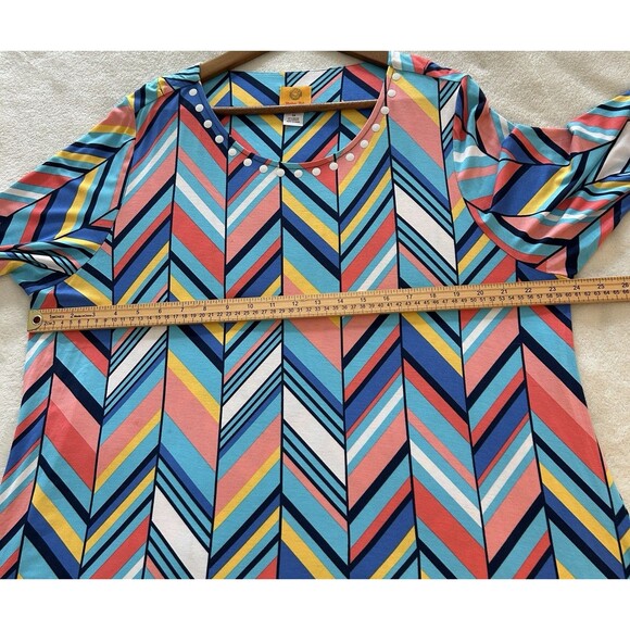 Ruby Rd Woman Blouse Size 1X Tunic Relaxed Asymmetrical Chevron Colorful Flowy - Picture 6 of 13